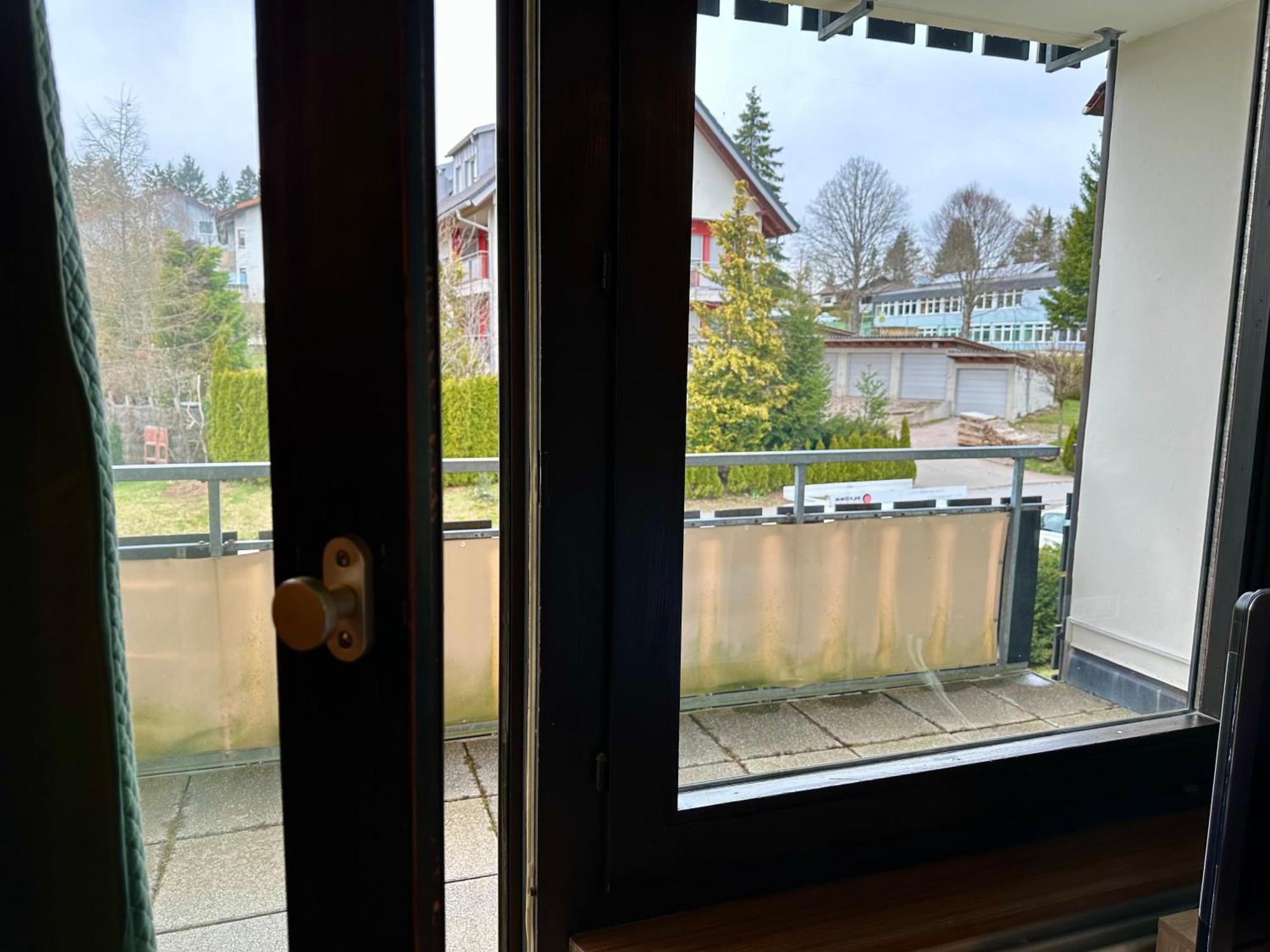 Gemuetliche Ferienwohnung Mit Kostenfreiem Pool Höchenschwand Exterior foto